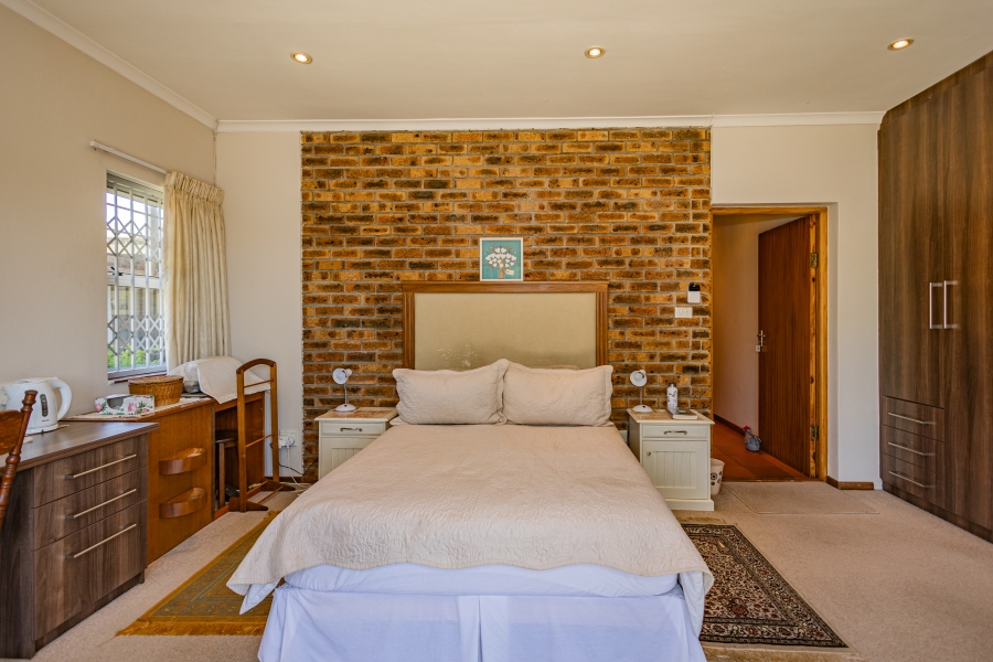 4 Bedroom Property for Sale in Amandelrug Western Cape